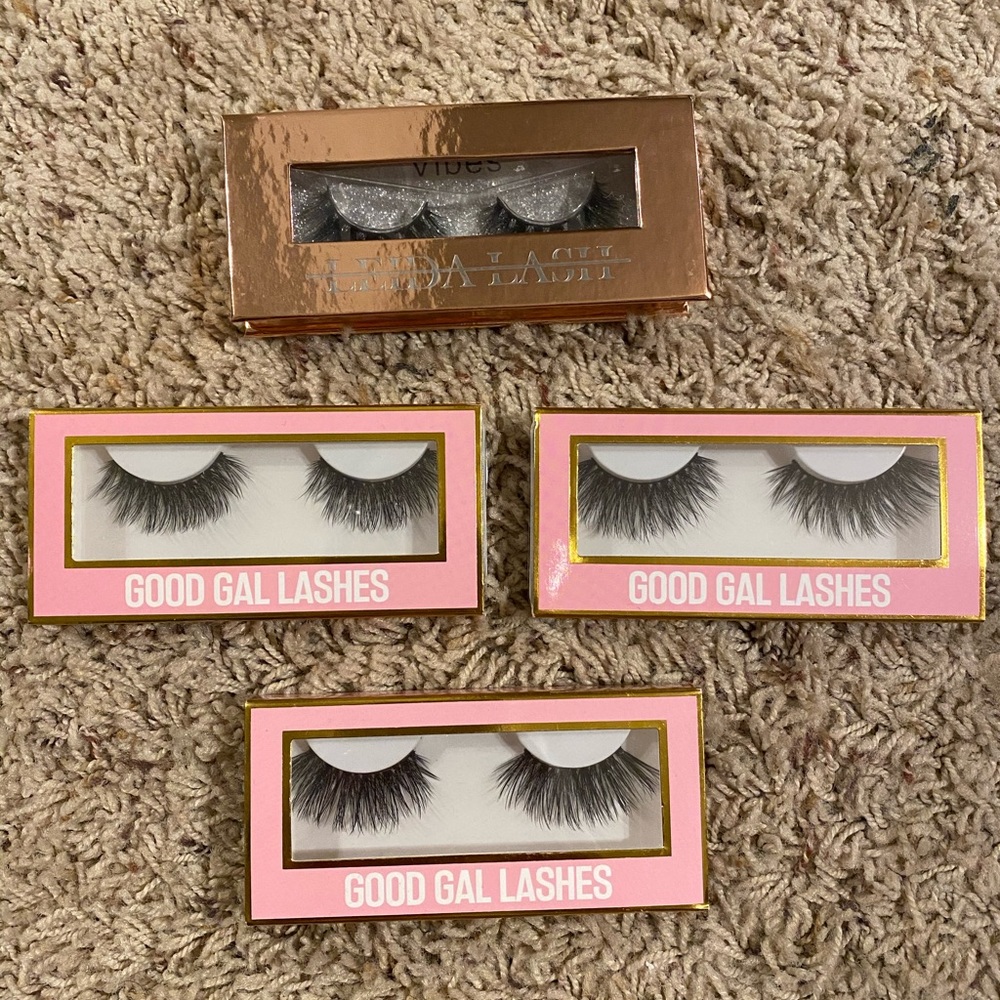 Bundle of lashes